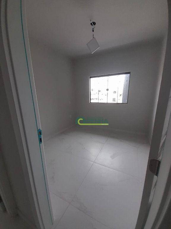 Apartamento à venda com 2 quartos, 62m² - Foto 11