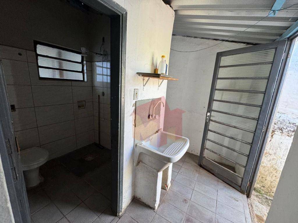 Casa à venda com 5 quartos, 200m² - Foto 23