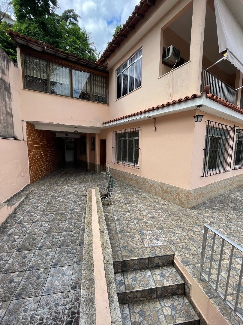 Casa à venda com 4 quartos, 199m² - Foto 3