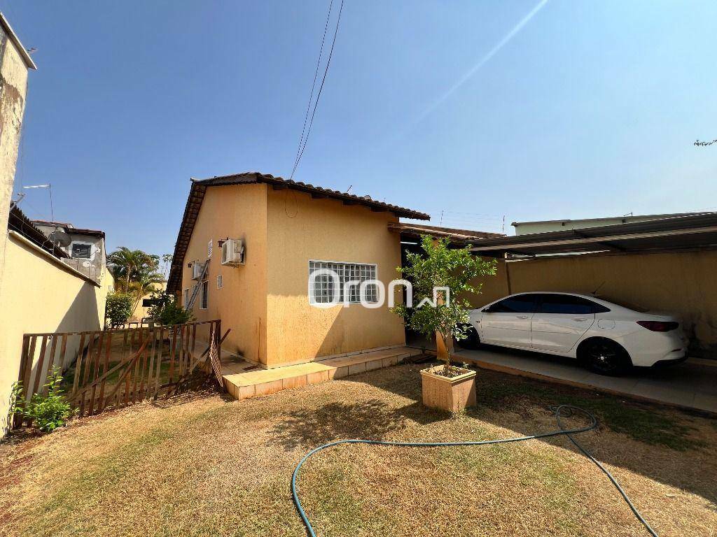 Casa à venda com 3 quartos, 90m² - Foto 2