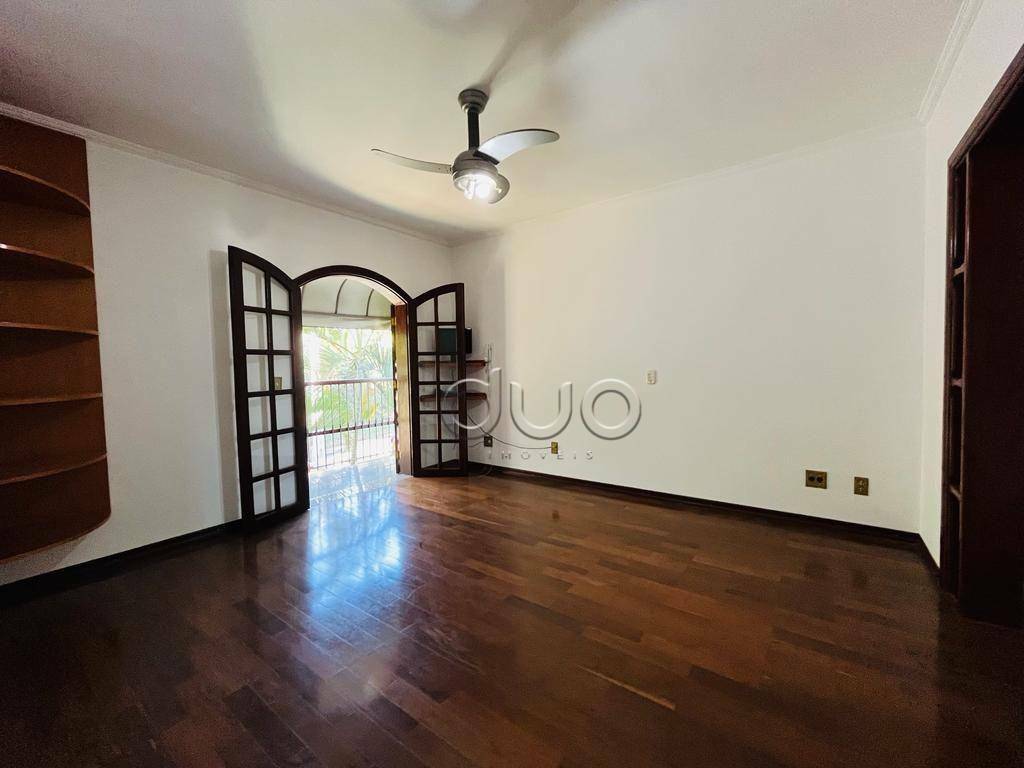 Casa à venda com 3 quartos, 244m² - Foto 14