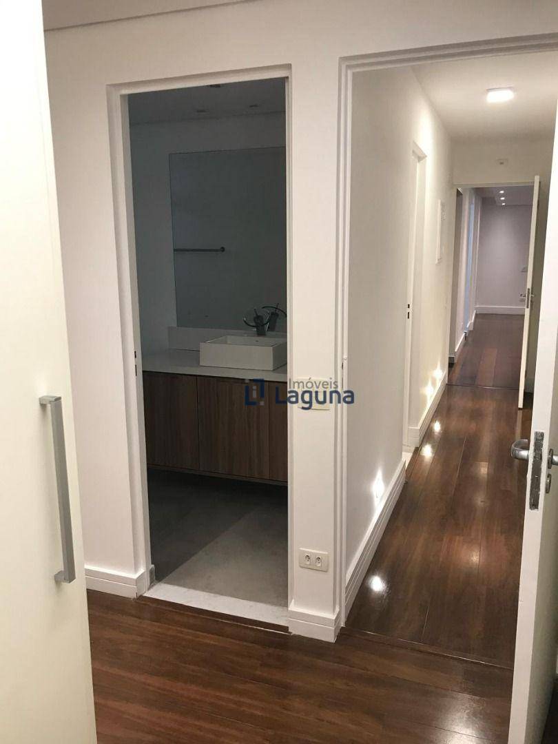 Apartamento para alugar com 3 quartos, 120m² - Foto 10