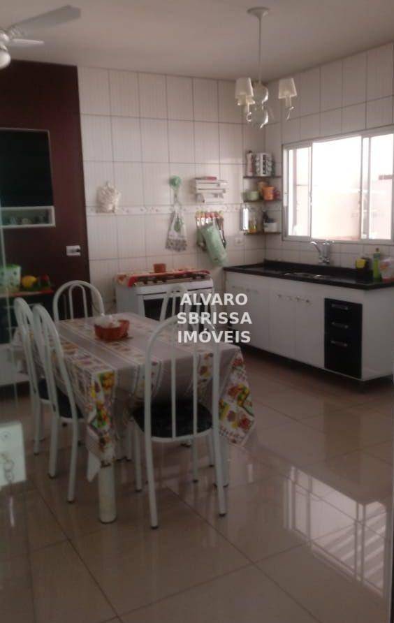 Casa à venda com 3 quartos, 136m² - Foto 3