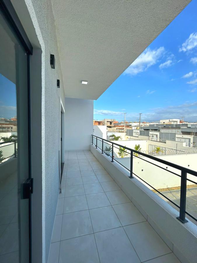 Casa à venda com 3 quartos, 240m² - Foto 2