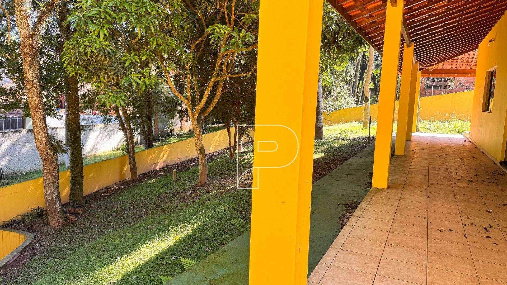 Casa à venda e aluguel com 3 quartos, 341m² - Foto 3