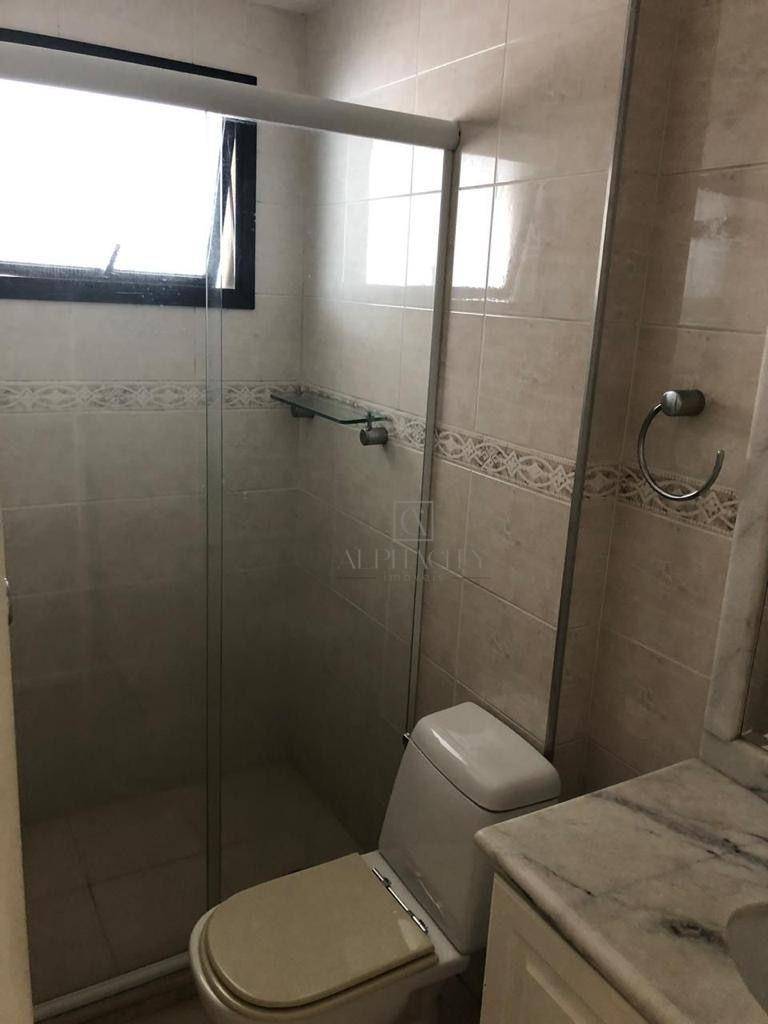 Apartamento para alugar com 4 quartos, 210m² - Foto 16