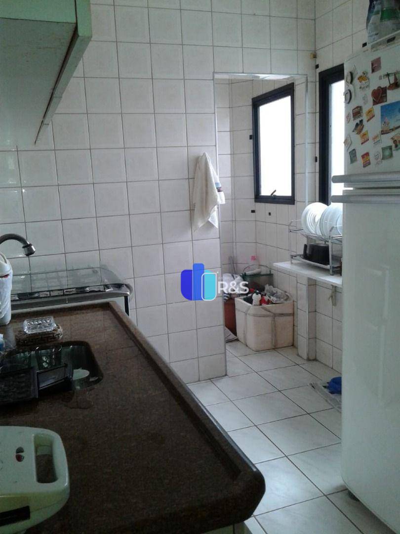 Apartamento à venda com 1 quarto, 68m² - Foto 2