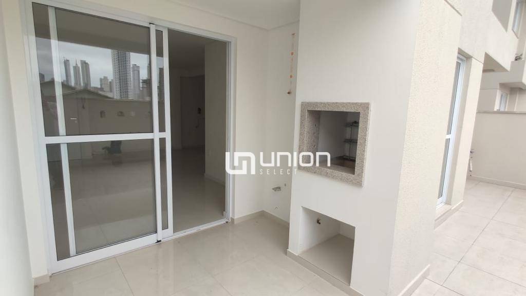 Apartamento à venda com 2 quartos, 107m² - Foto 7