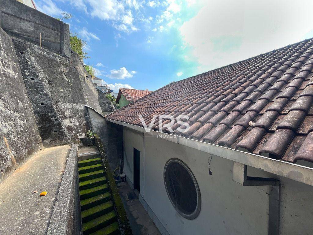 Casa à venda com 3 quartos, 238m² - Foto 28