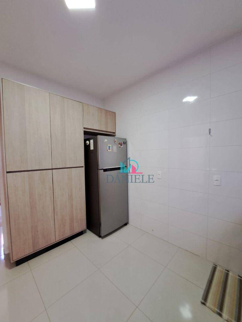 Casa à venda com 3 quartos, 84m² - Foto 5