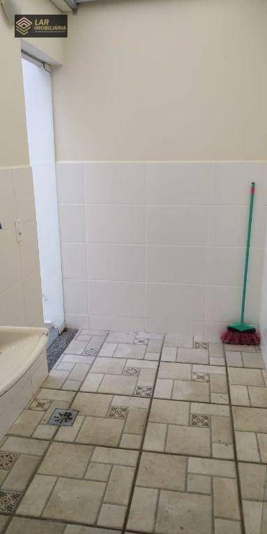 Casa de Condomínio para alugar com 2 quartos, 110m² - Foto 25