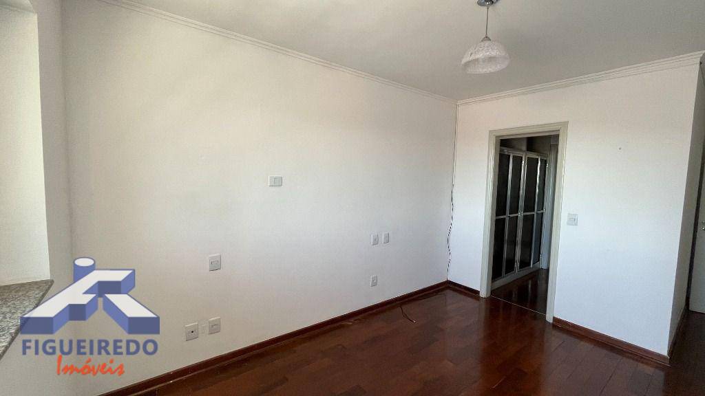 Apartamento à venda com 4 quartos, 197m² - Foto 17