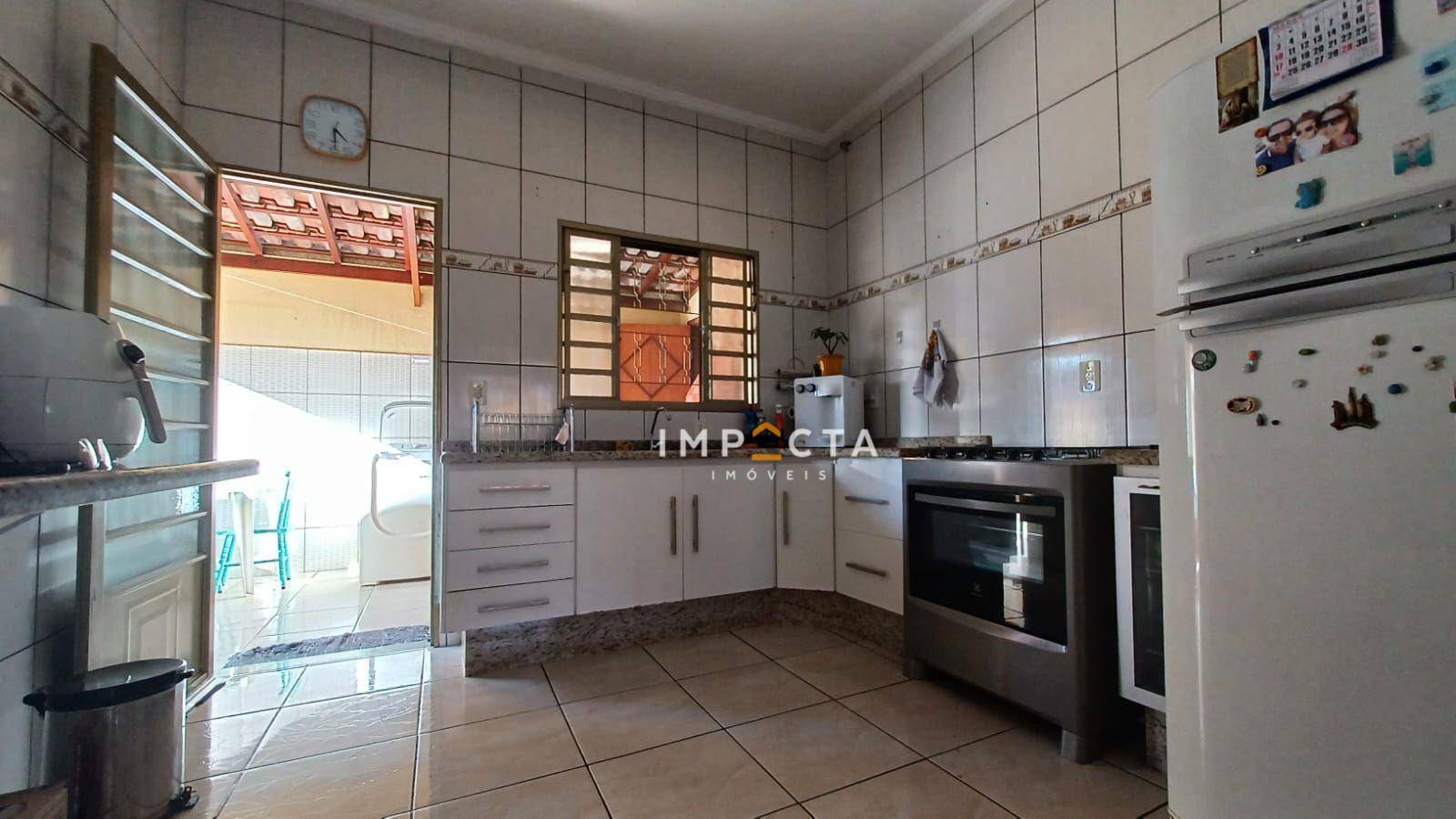 Casa à venda com 3 quartos, 155m² - Foto 3