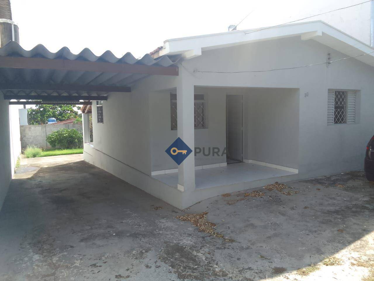 Casa à venda com 2 quartos, 120m² - Foto 1
