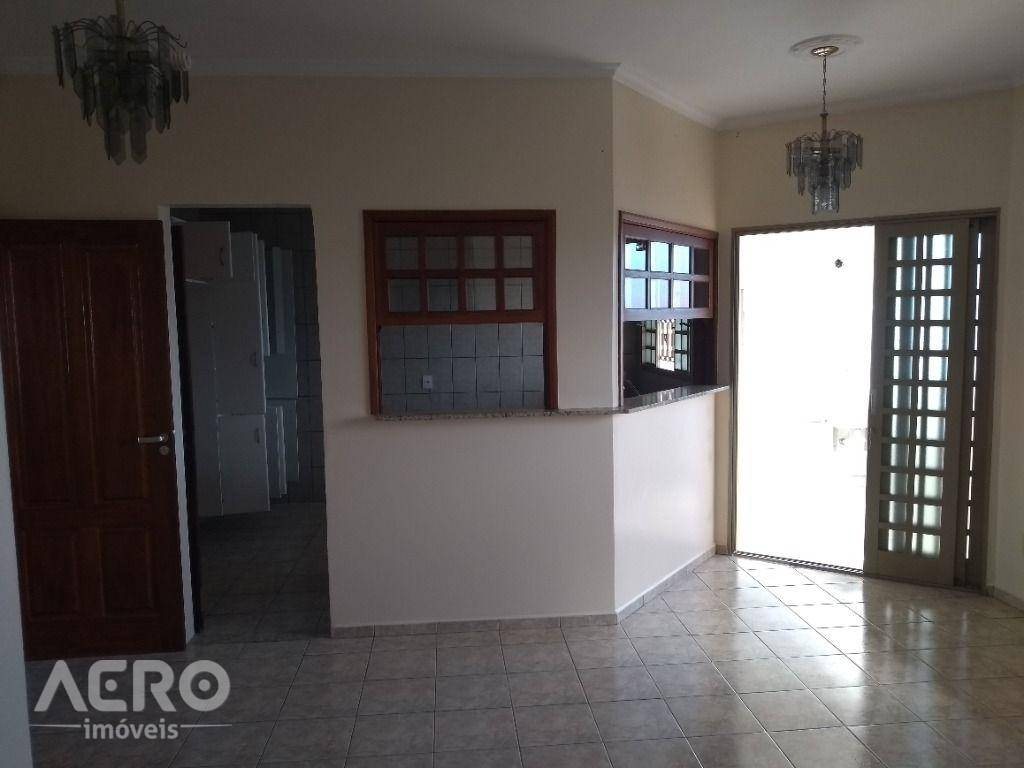 Casa à venda com 3 quartos, 218m² - Foto 27