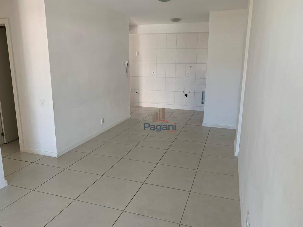 Apartamento à venda com 3 quartos, 79m² - Foto 4