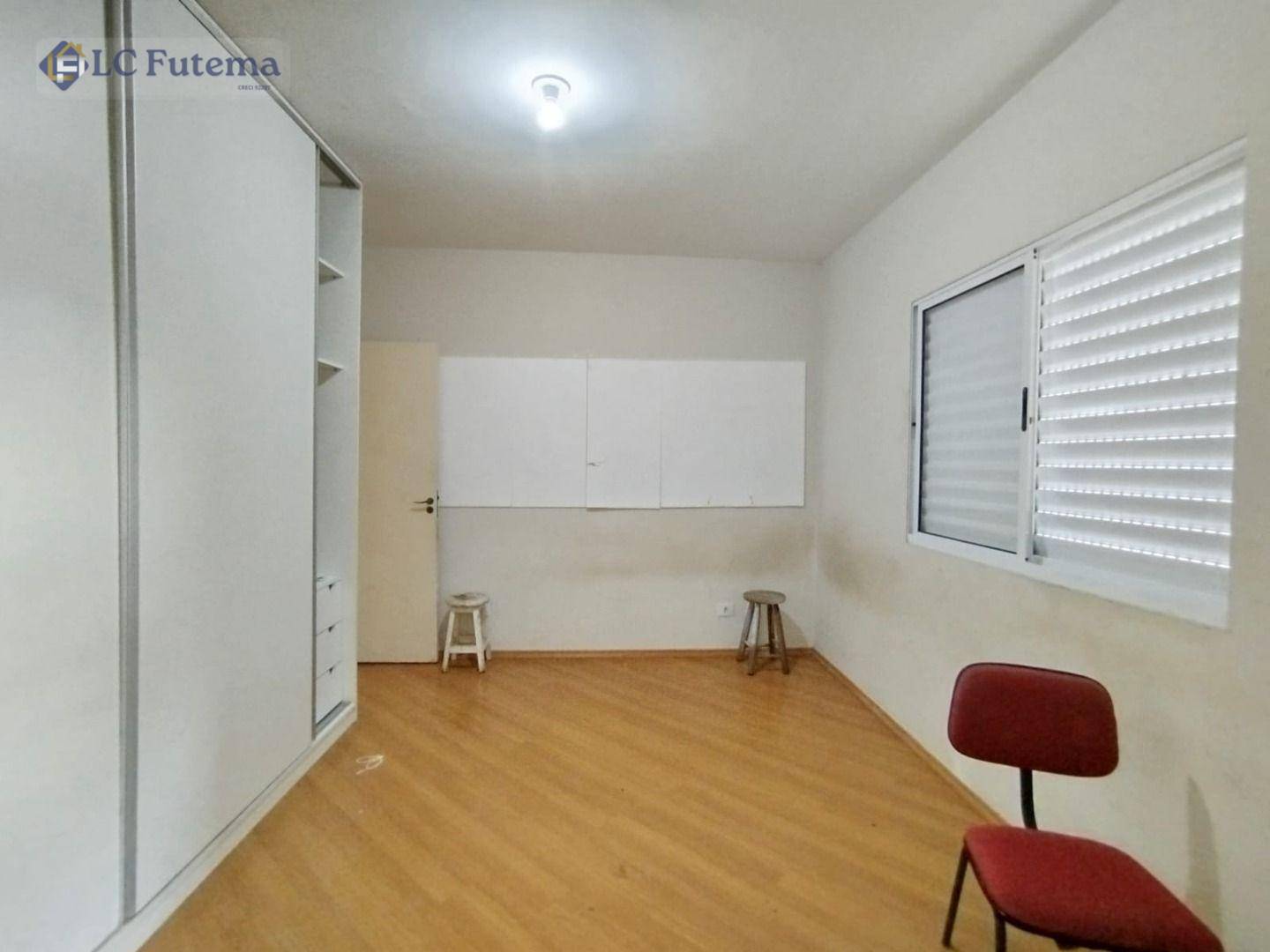 Casa de Condomínio para alugar com 3 quartos, 300m² - Foto 23