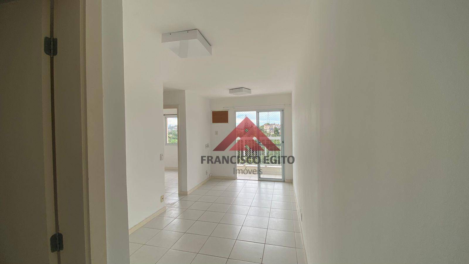 Apartamento à venda com 2 quartos, 66m² - Foto 2