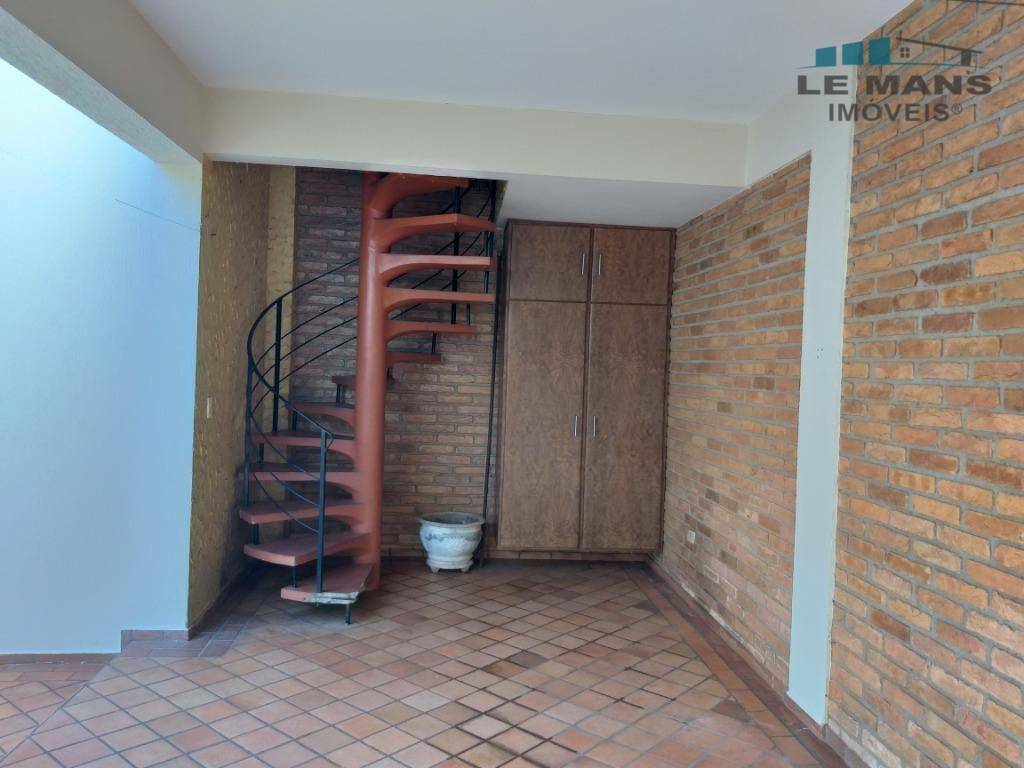 Casa à venda com 3 quartos, 226m² - Foto 28