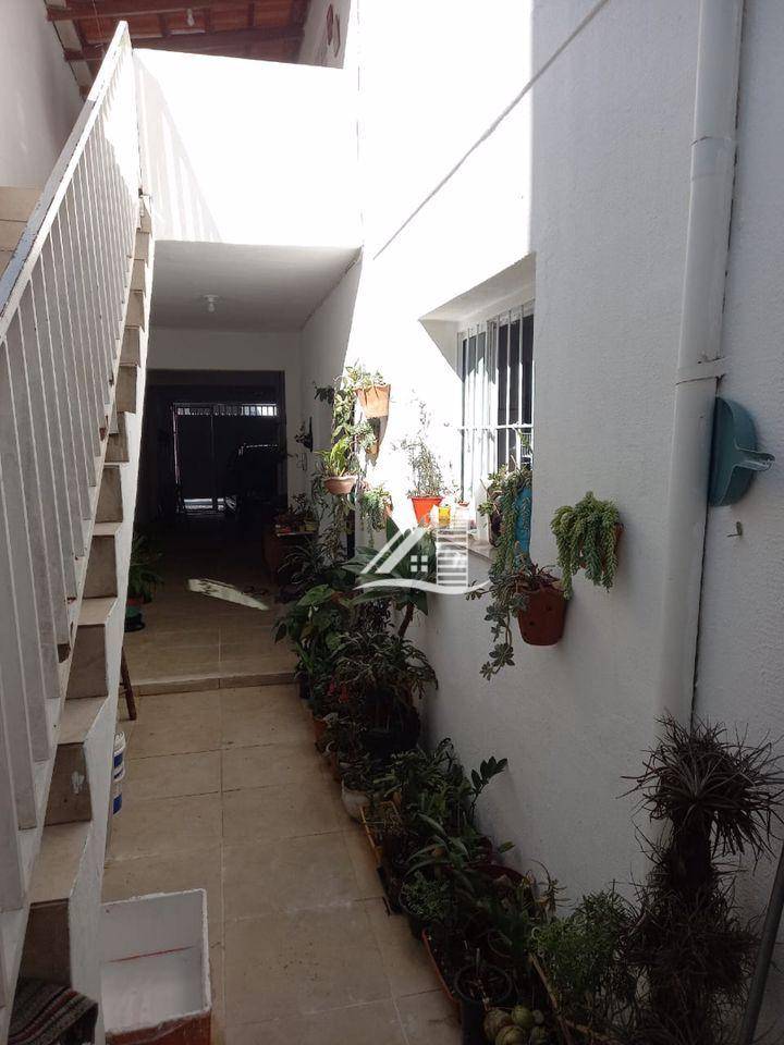 Sobrado à venda com 3 quartos, 204m² - Foto 13