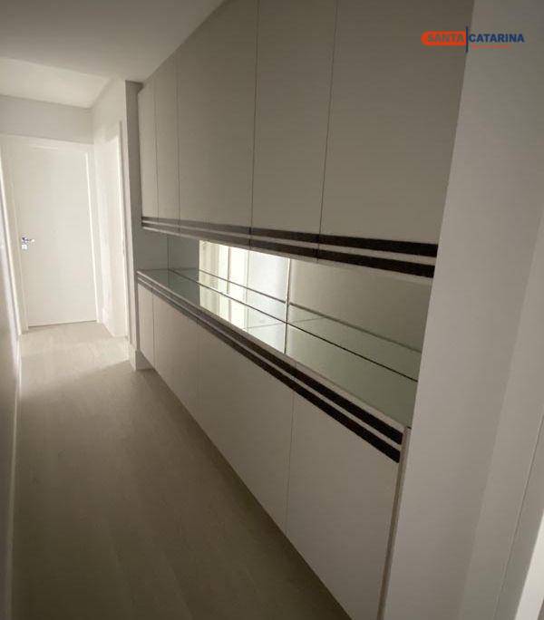 Apartamento à venda com 4 quartos, 237m² - Foto 16