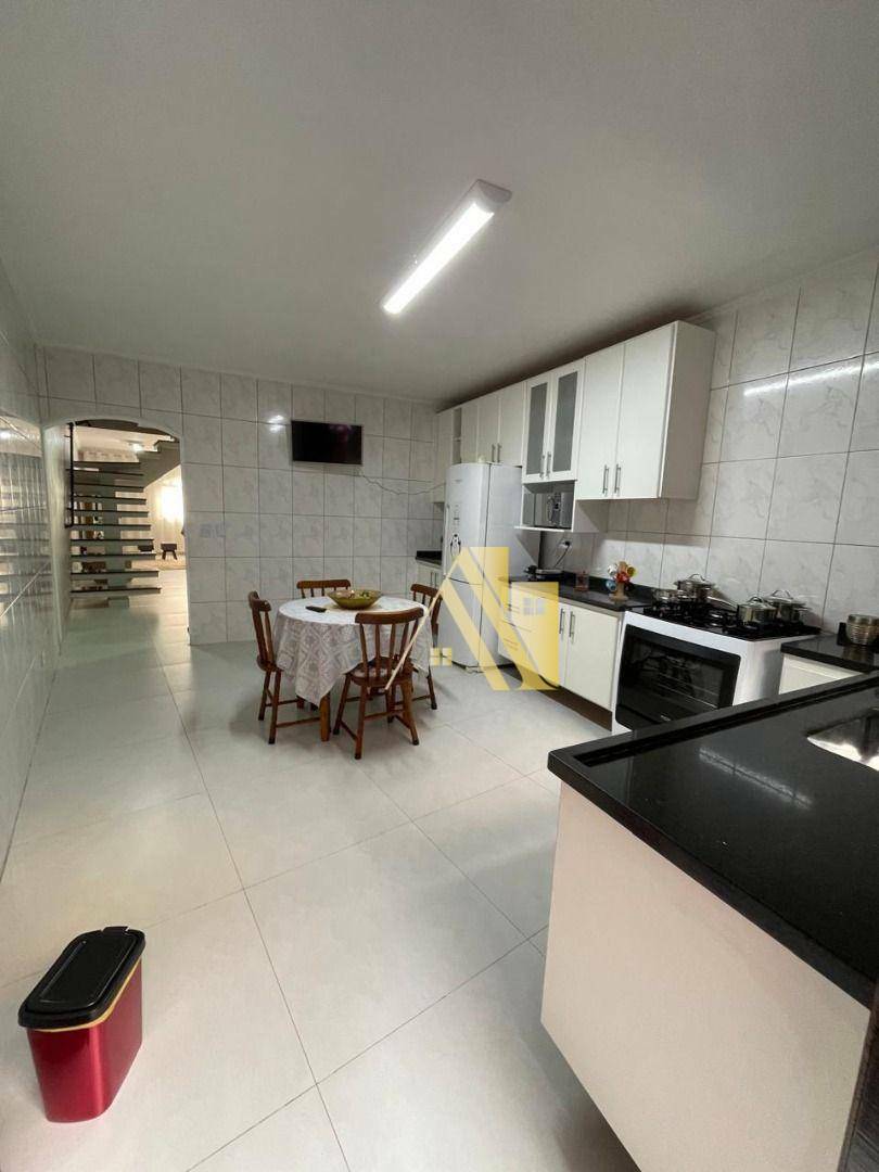 Sobrado à venda com 3 quartos, 226m² - Foto 18