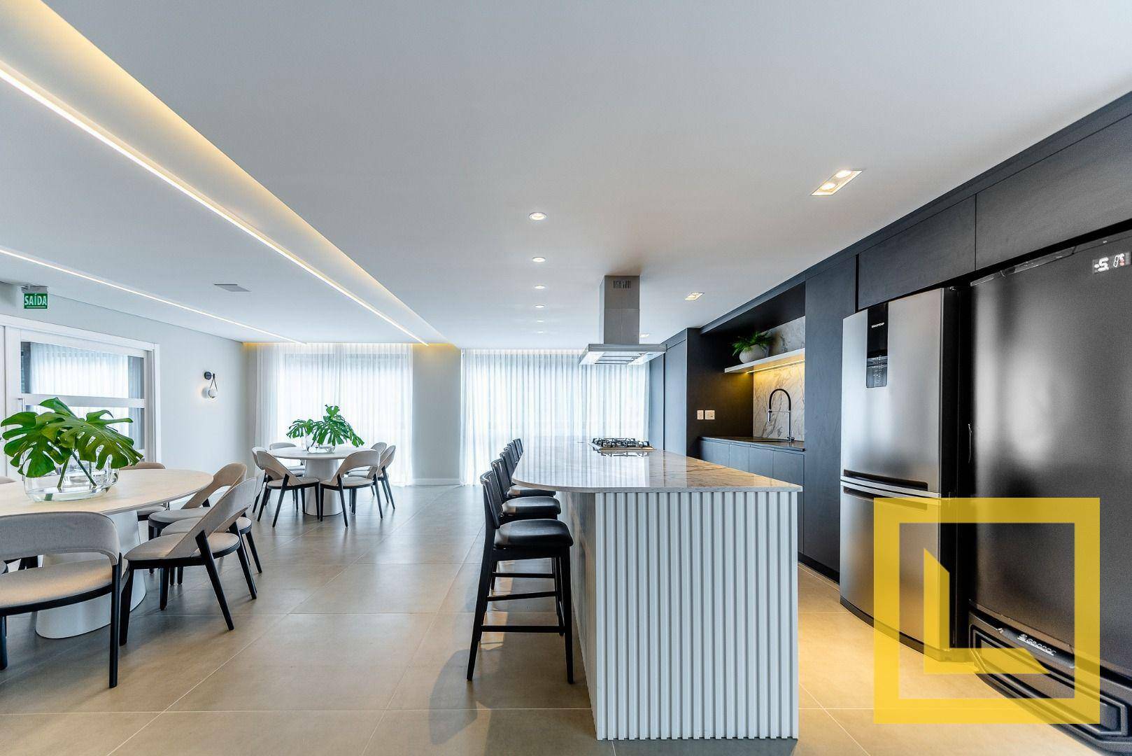 Apartamento à venda com 3 quartos, 170m² - Foto 17