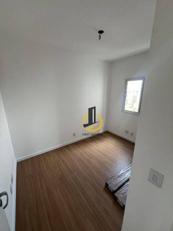 Apartamento à venda com 2 quartos, 63m² - Foto 5