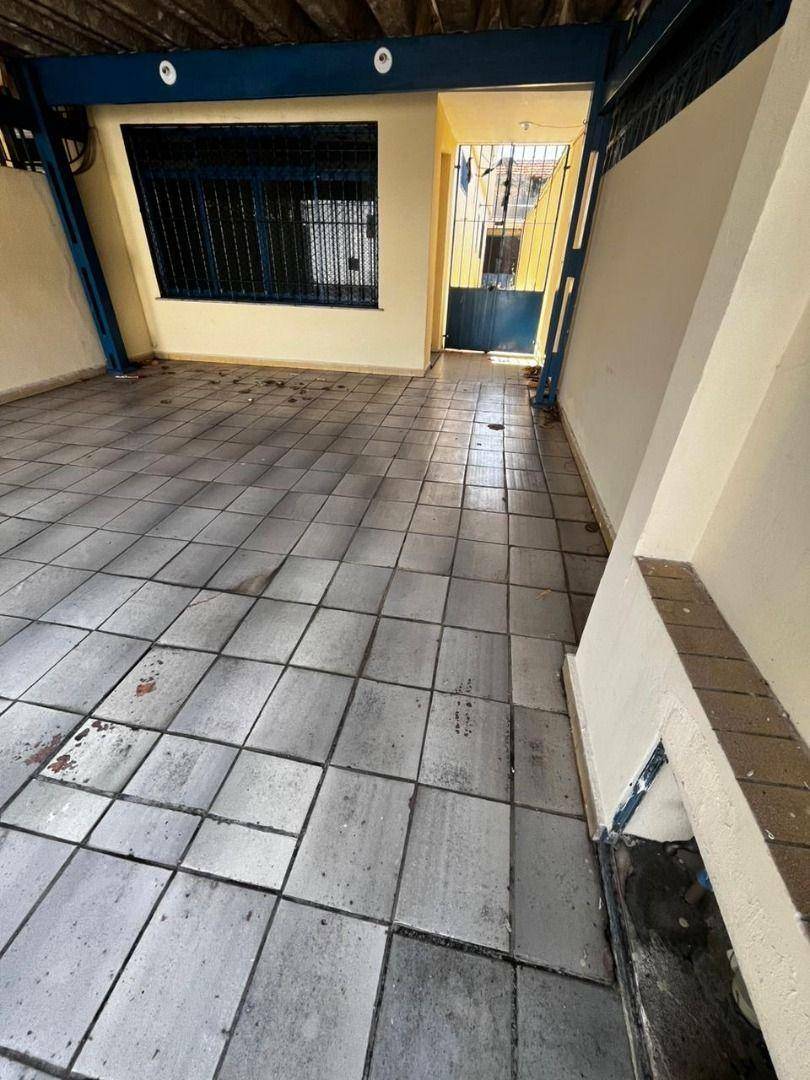 Sobrado para alugar com 3 quartos, 180m² - Foto 2