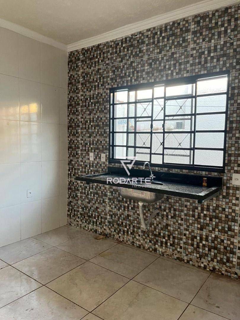 Casa à venda com 2 quartos, 85m² - Foto 1