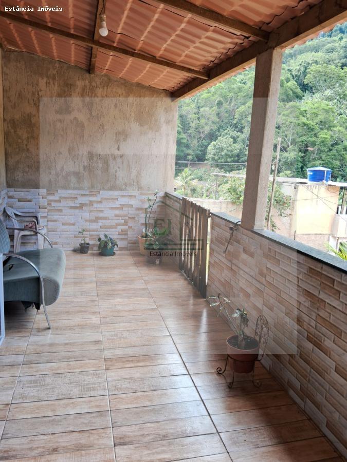 Casa à venda com 2 quartos, 200m² - Foto 1