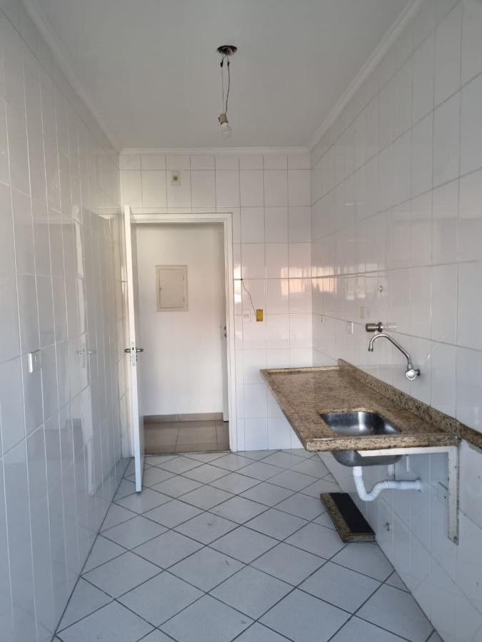 Apartamento para alugar com 3 quartos, 68m² - Foto 6