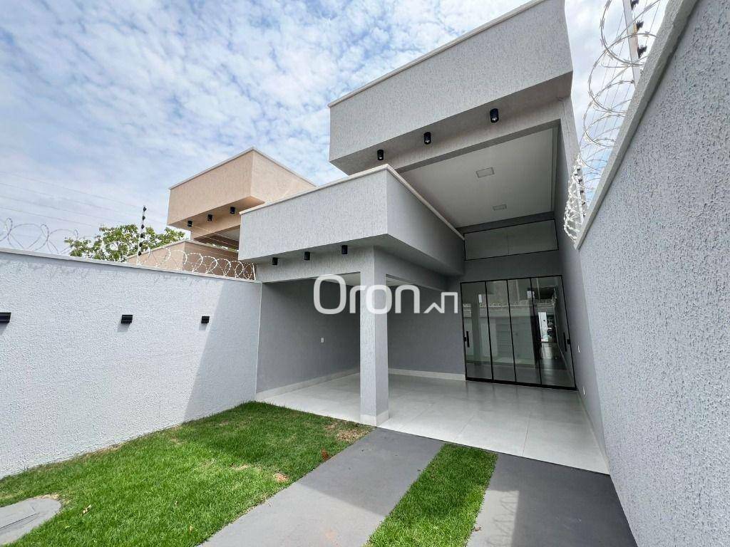 Casa à venda com 3 quartos, 138m² - Foto 1