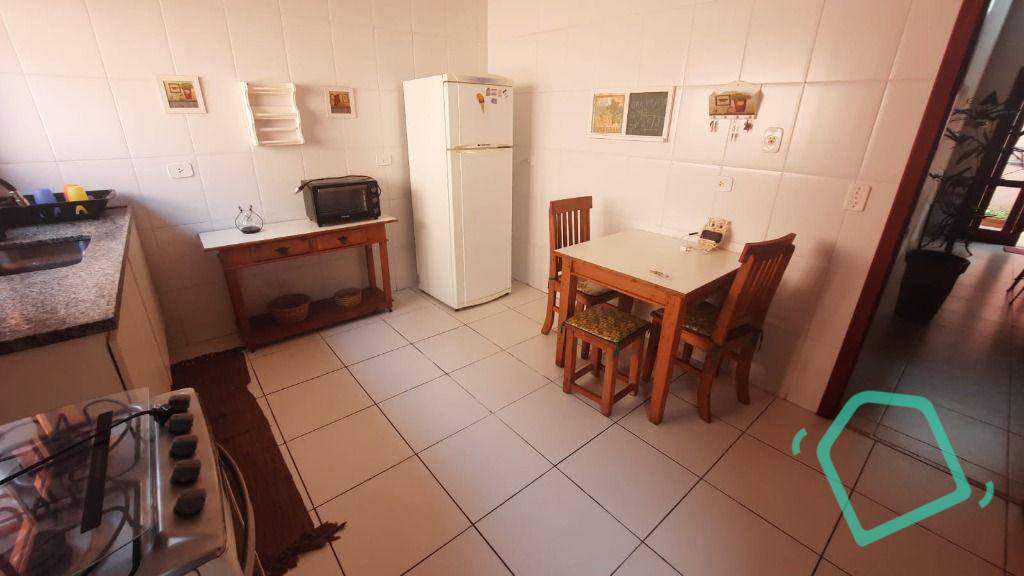 Casa de Condomínio à venda e aluguel com 3 quartos, 300m² - Foto 20