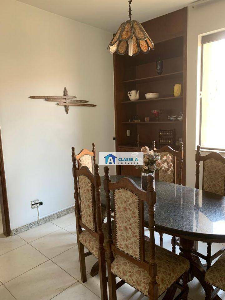 Apartamento à venda com 3 quartos, 167m² - Foto 2