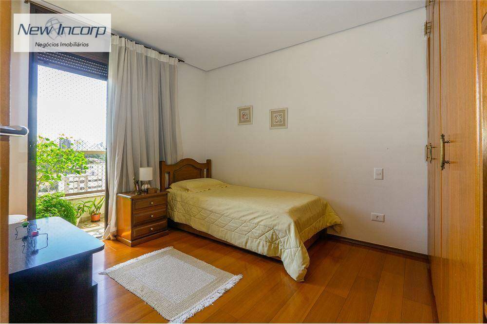 Apartamento à venda com 4 quartos, 200m² - Foto 18