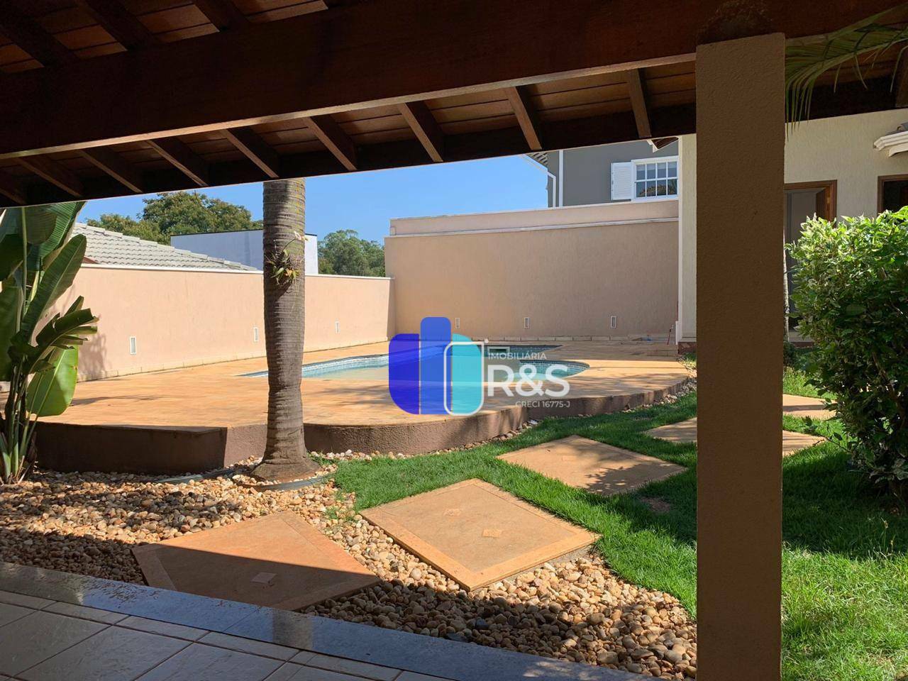 Casa de Condomínio para alugar com 3 quartos, 256m² - Foto 18