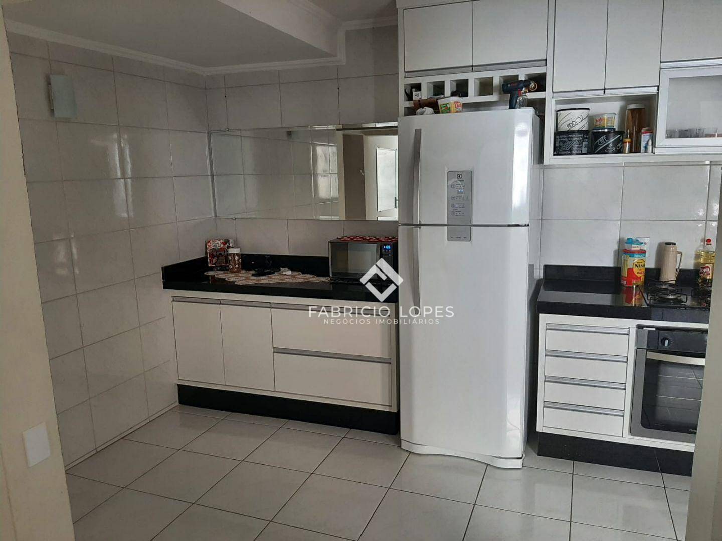 Casa à venda com 4 quartos, 180m² - Foto 7