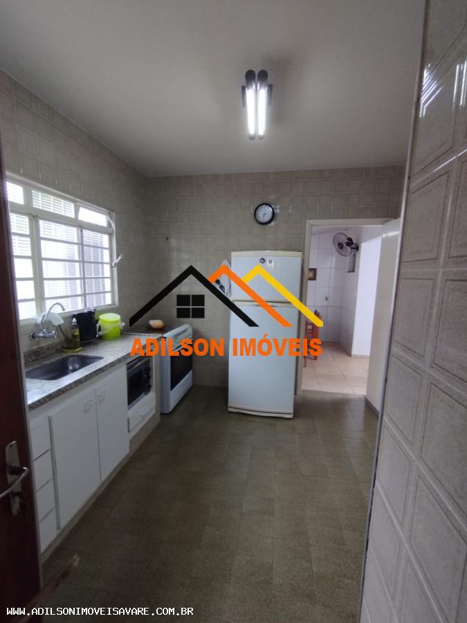 Casa à venda com 3 quartos, 240m² - Foto 6