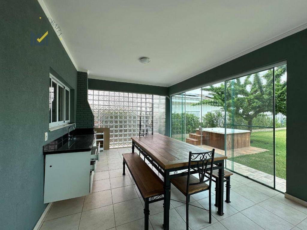 Casa de Condomínio para alugar com 3 quartos, 230m² - Foto 12