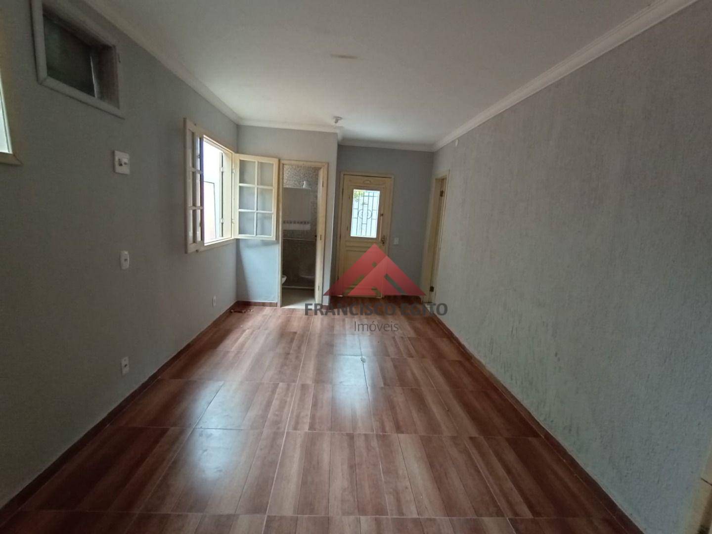 Casa para alugar com 4 quartos, 100m² - Foto 2