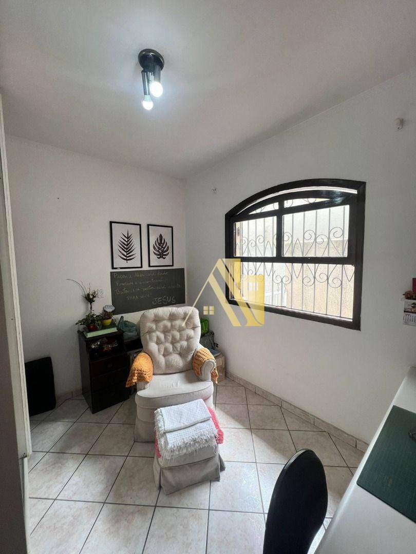 Casa à venda com 3 quartos, 235m² - Foto 13