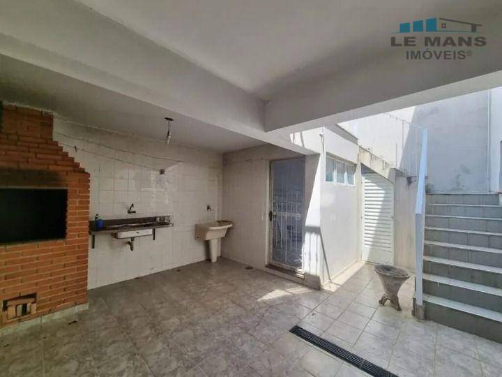 Casa à venda com 3 quartos, 237m² - Foto 4