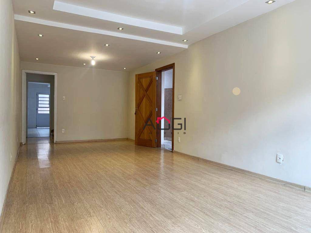 Casa à venda e aluguel com 3 quartos, 130m² - Foto 2