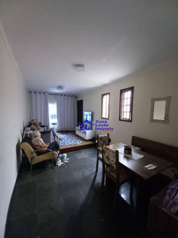 Sobrado à venda com 4 quartos, 180m² - Foto 4