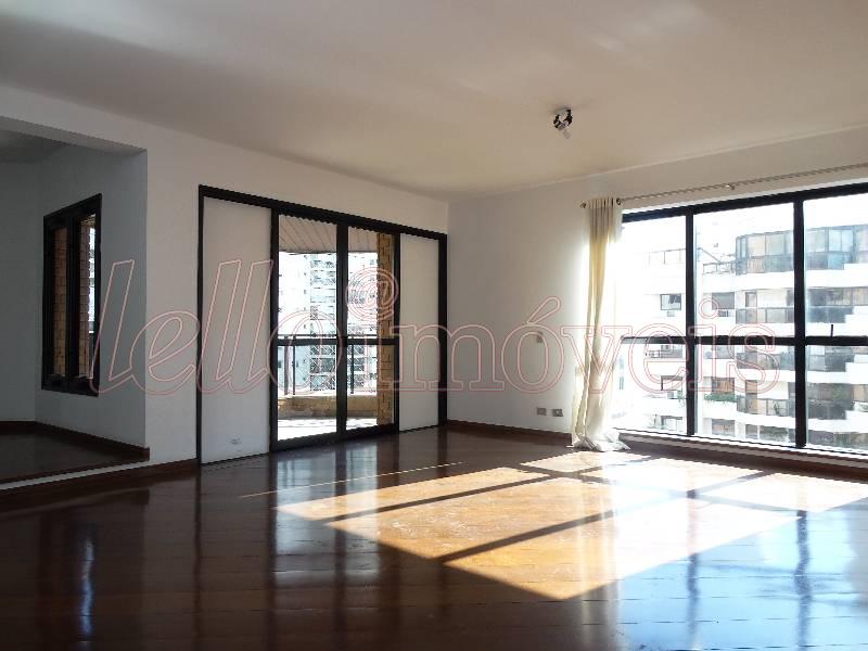 Apartamento para alugar com 4 quartos, 247m² - Foto 2