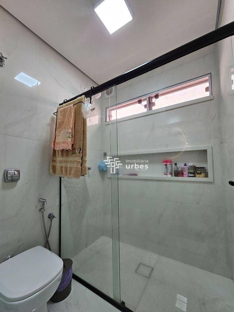 Casa de Condomínio à venda com 4 quartos, 250m² - Foto 18