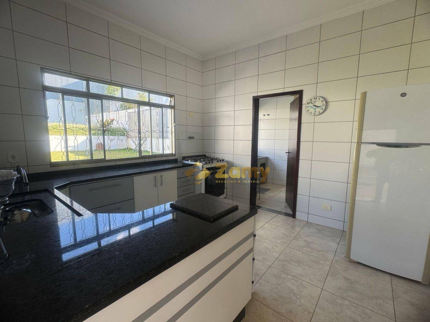 Casa à venda com 4 quartos, 238m² - Foto 3