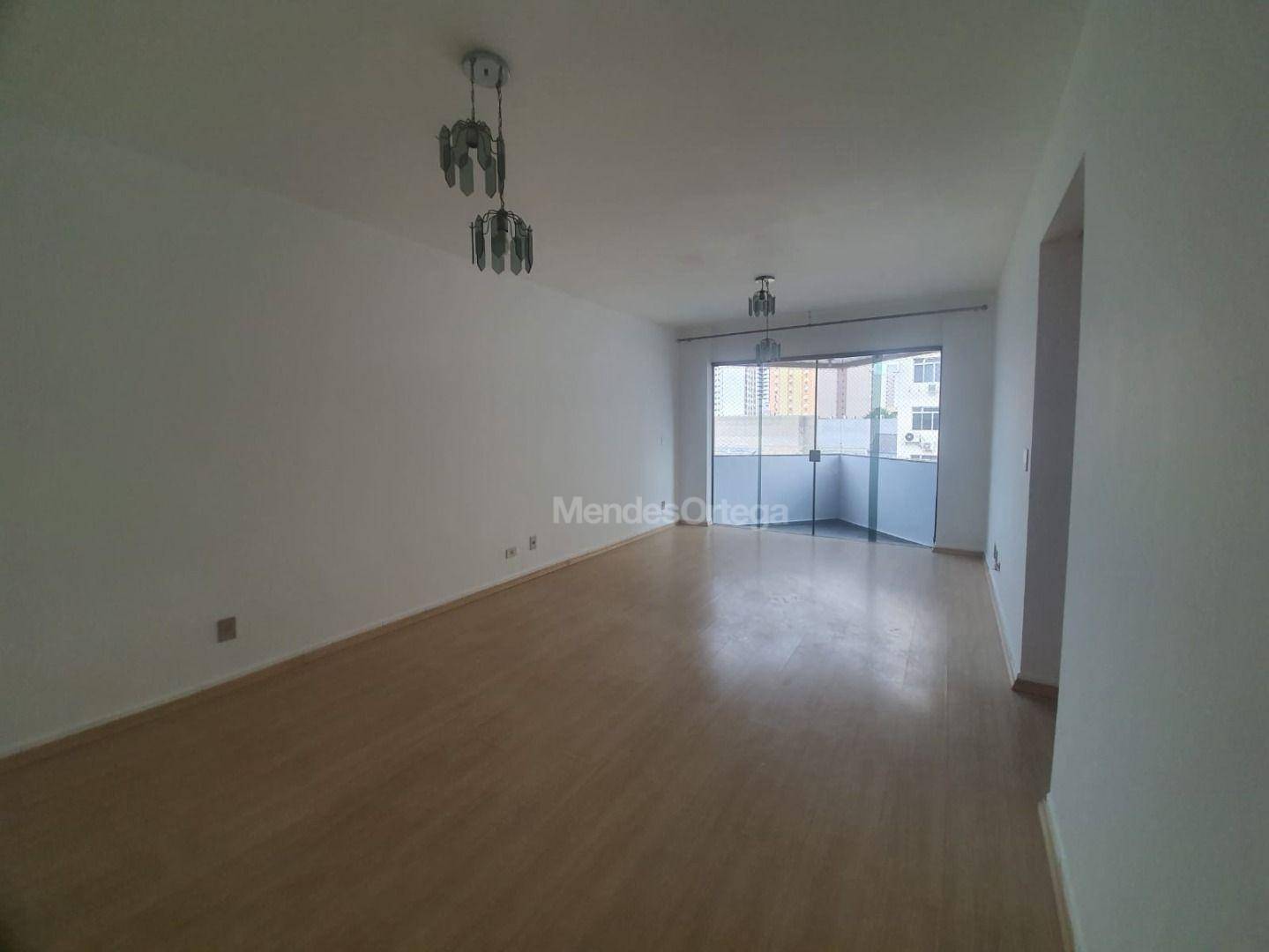 Apartamento para alugar com 3 quartos, 130m² - Foto 20