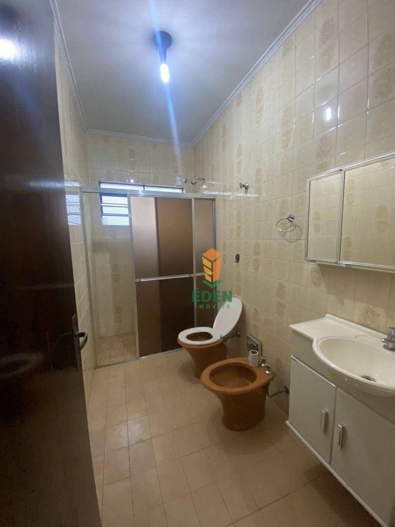 Casa para alugar com 4 quartos, 270m² - Foto 22